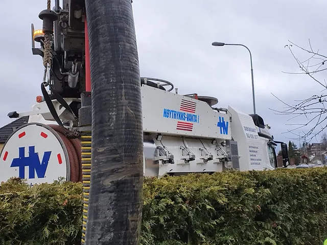 Komb suger via tårn